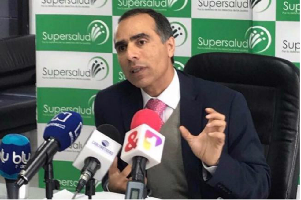 Gobierno acepta renuncia del Superintendente Nacional de Salud