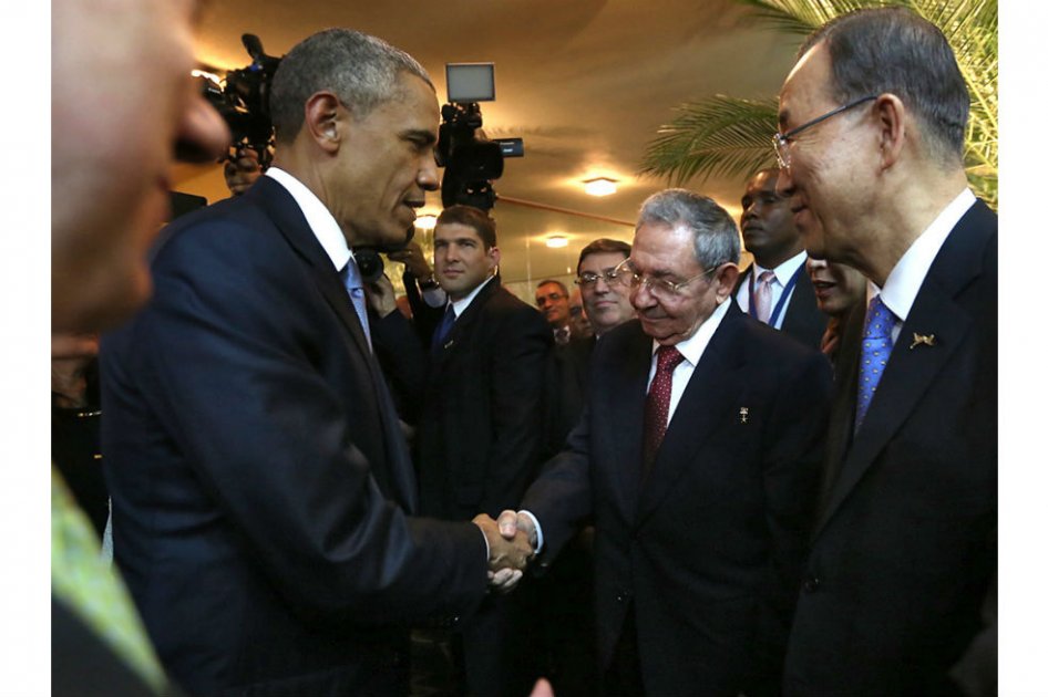 La histórica estrechada de manos entre Obama y Raúl Castro en Cumbre de las Américas