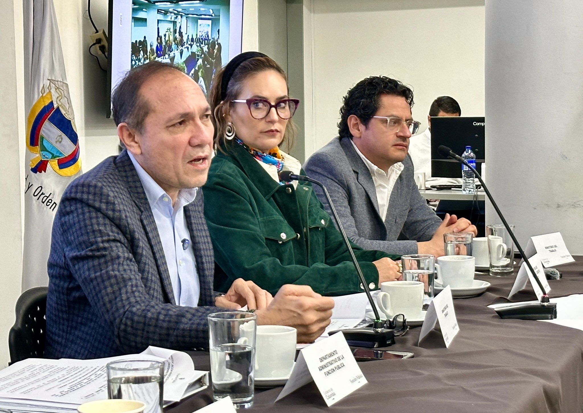La negociación que definirá salario de más de un millón de trabajadores públicos