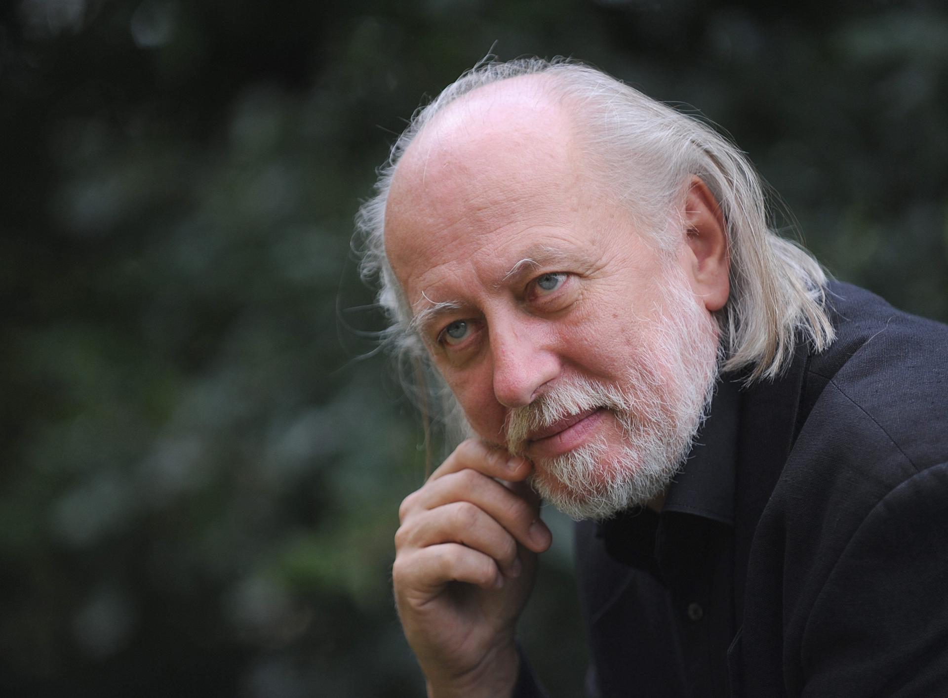 El Eco Húngaro del Fin: László Krasznahorkai y la Poética del Apocalipsis