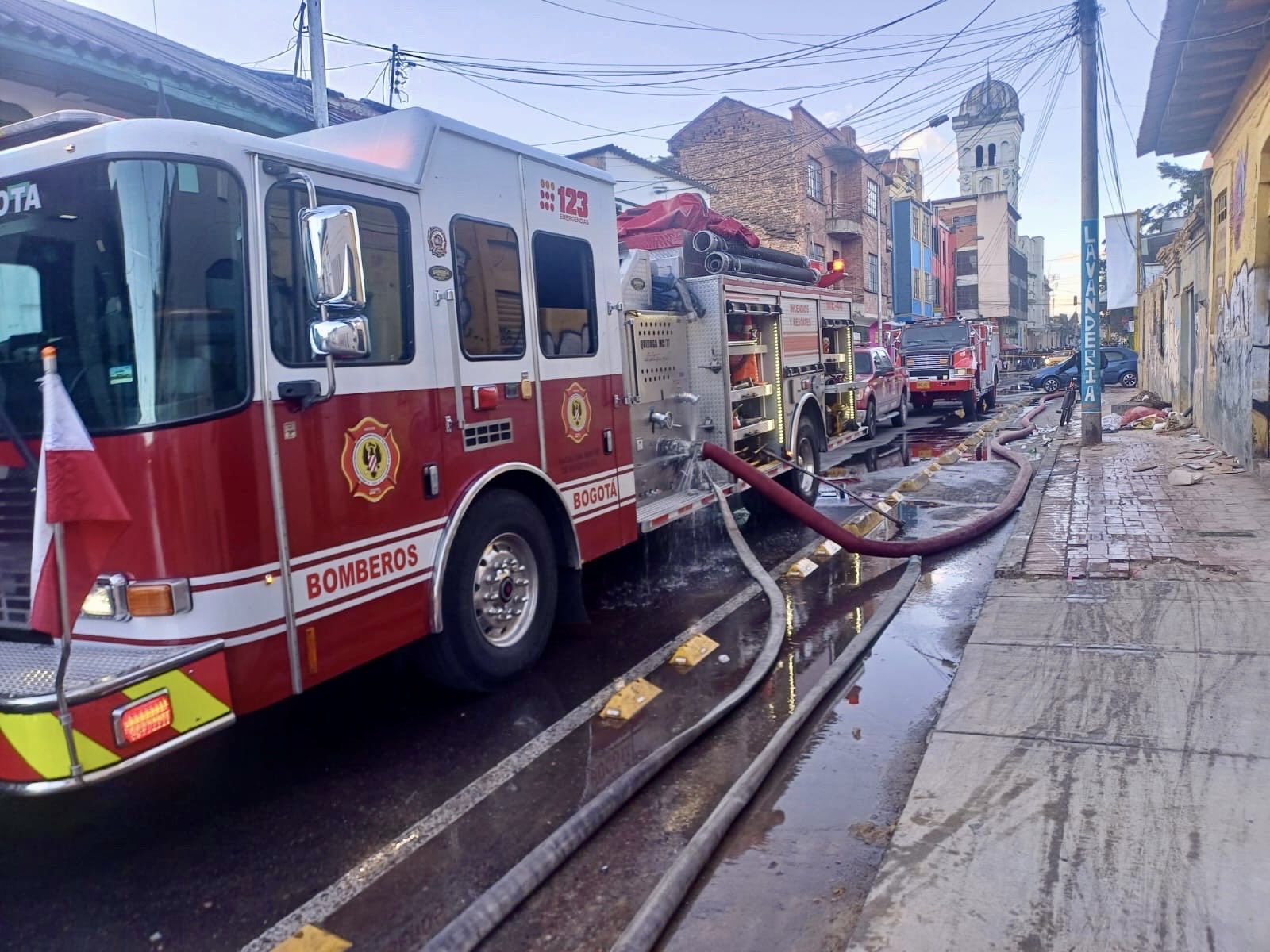 Adultos mayores entre los afectados por incendio en el barrio Las Cruces