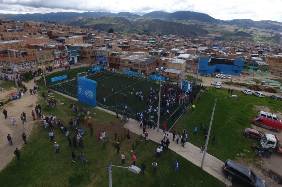 Distrito entregó dos canchas sintéticas en Usme