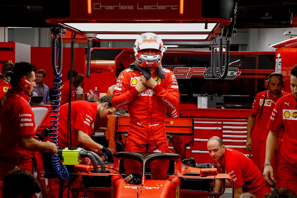 Leclerc firma en Singapur su tercera pole seguida