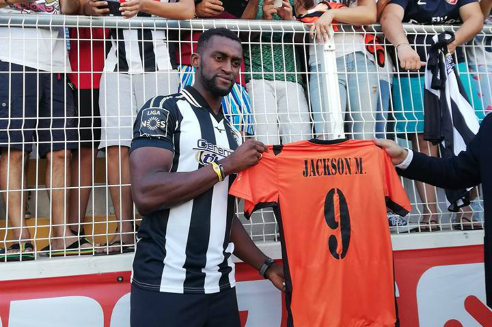 Jackson Martínez fue presentado oficialmente como jugador del Portimonense