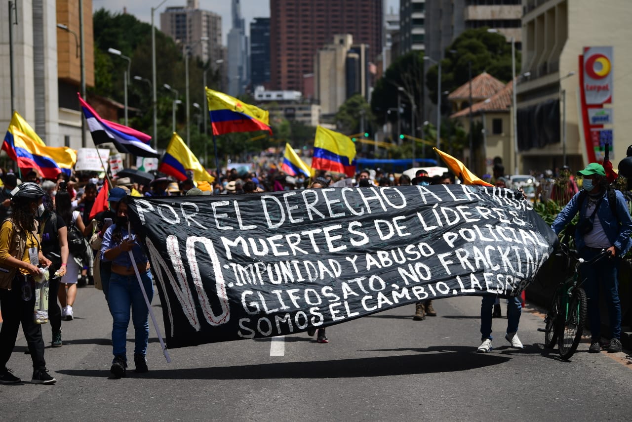 A la manifestación también se unieron otros manifestantes, que también celebraron su acto y los acompañaron en la movilización.