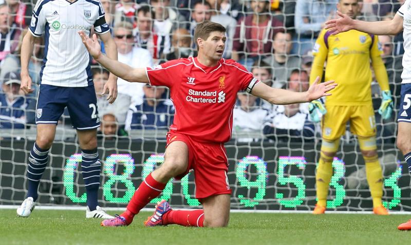 Steven Gerrard llegó a los 500 partidos de Premier con Liverpool