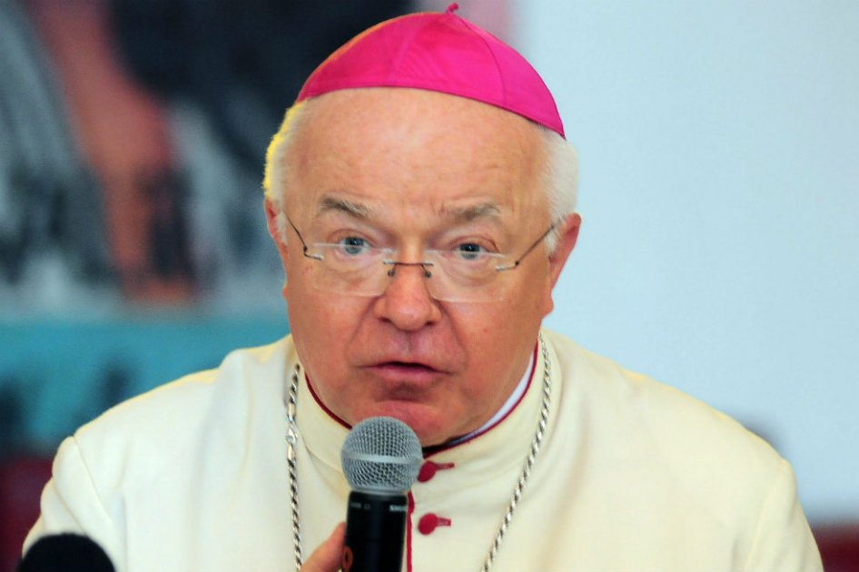 Muerte de exnuncio pone fin al primer juicio del Vaticano por pederastia