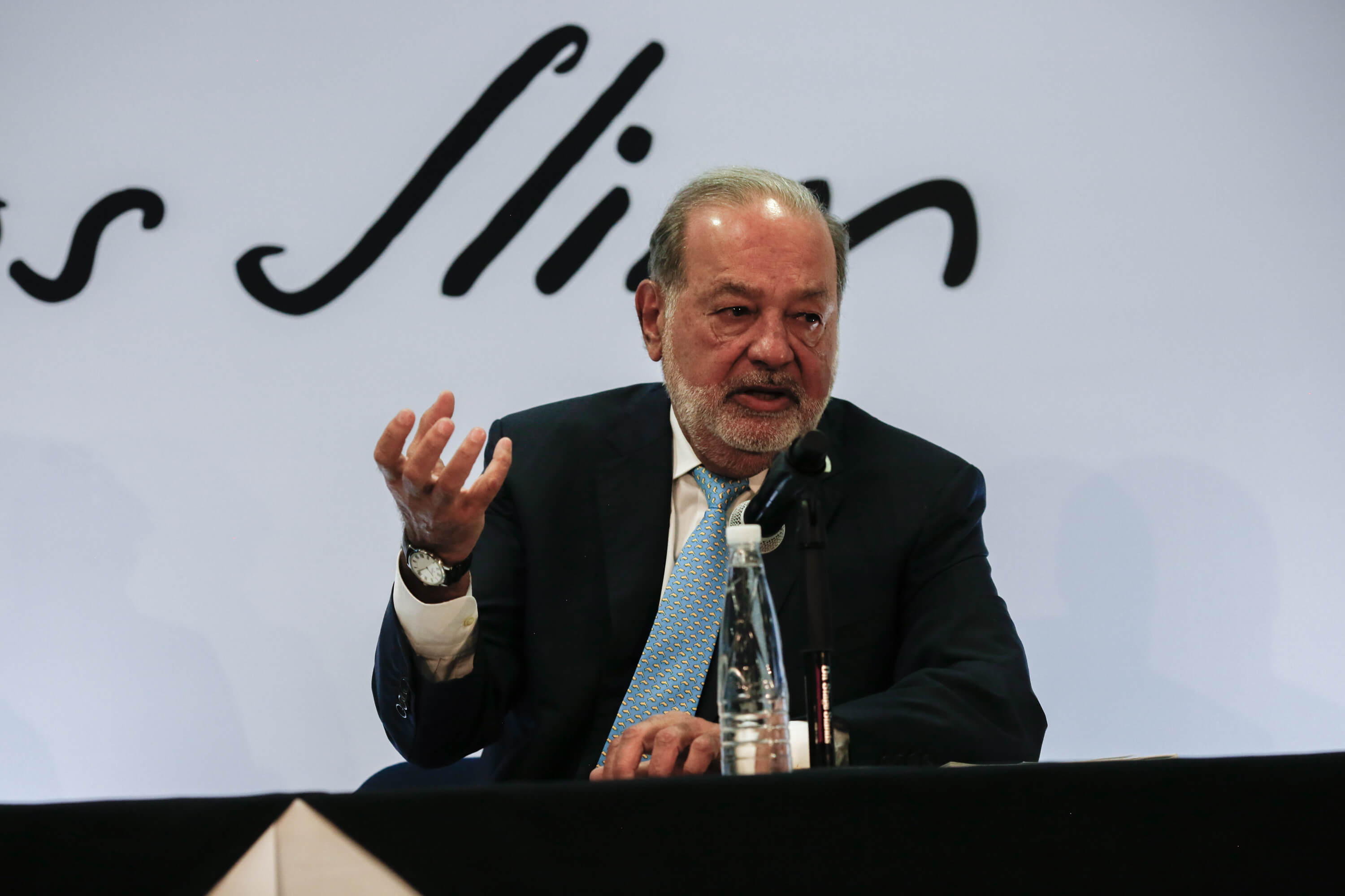 Carlos Slim cancela compra de filial de Telefónica en El Salvador