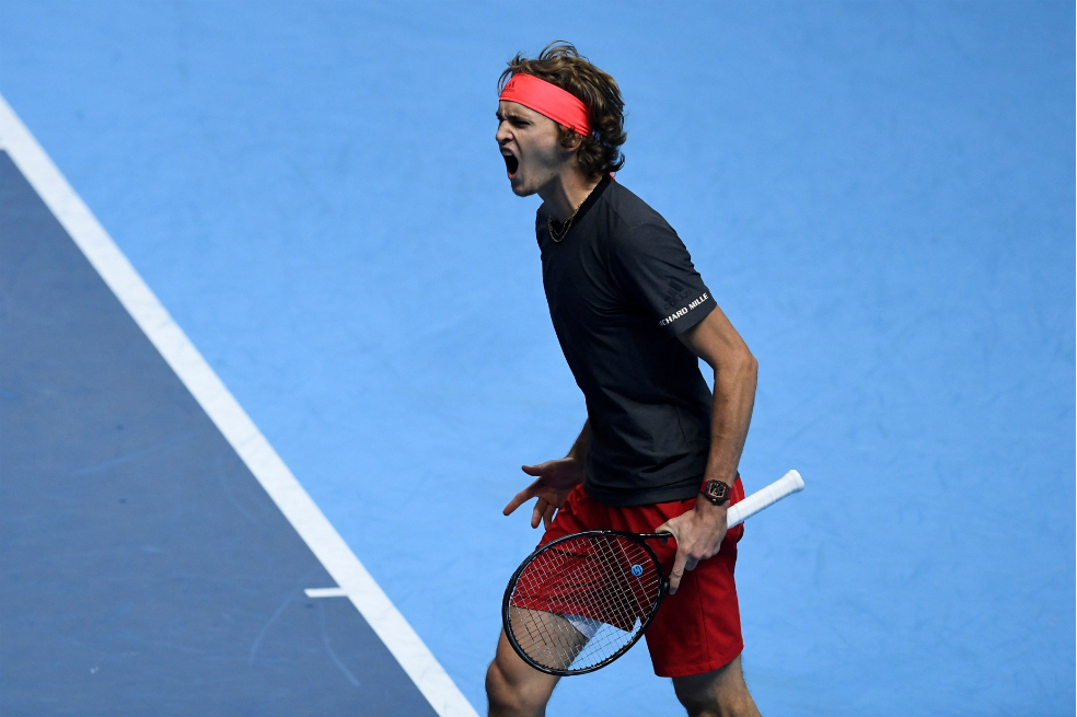 Zverev derrotó a Federer y jugará la final del Torneo de Maestros