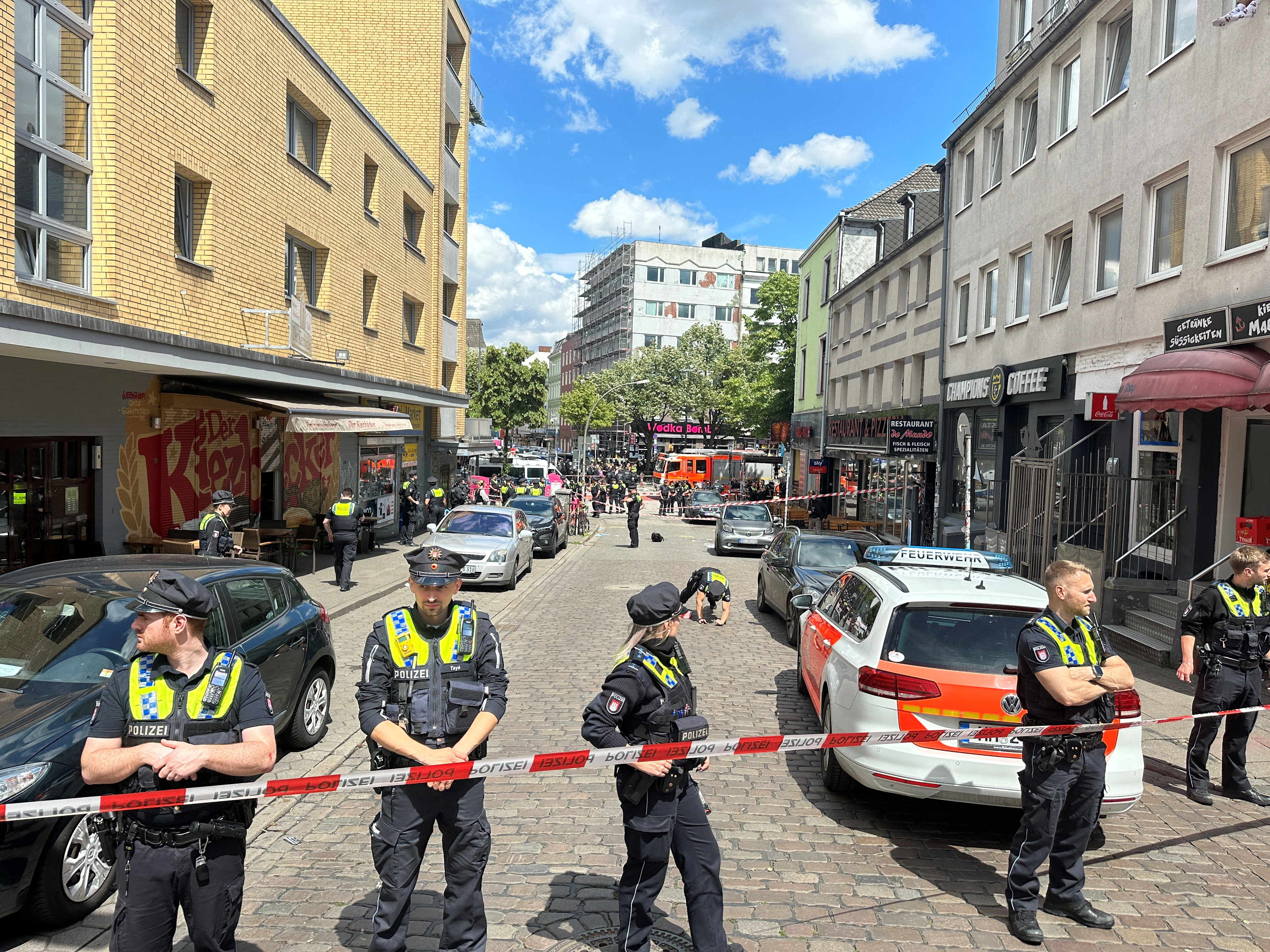 Hamburgo: hombre armado se encerró en un edificio y amenazó con hacerlo explotar