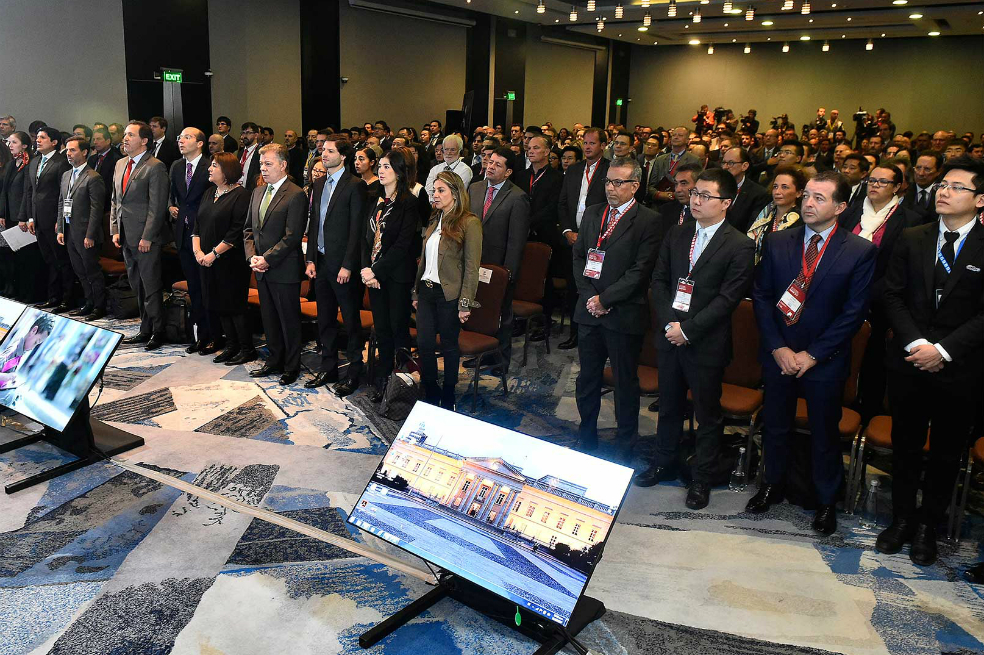 Oportunidad de negocios entre inversionistas extranjeros y empresarios colombianos