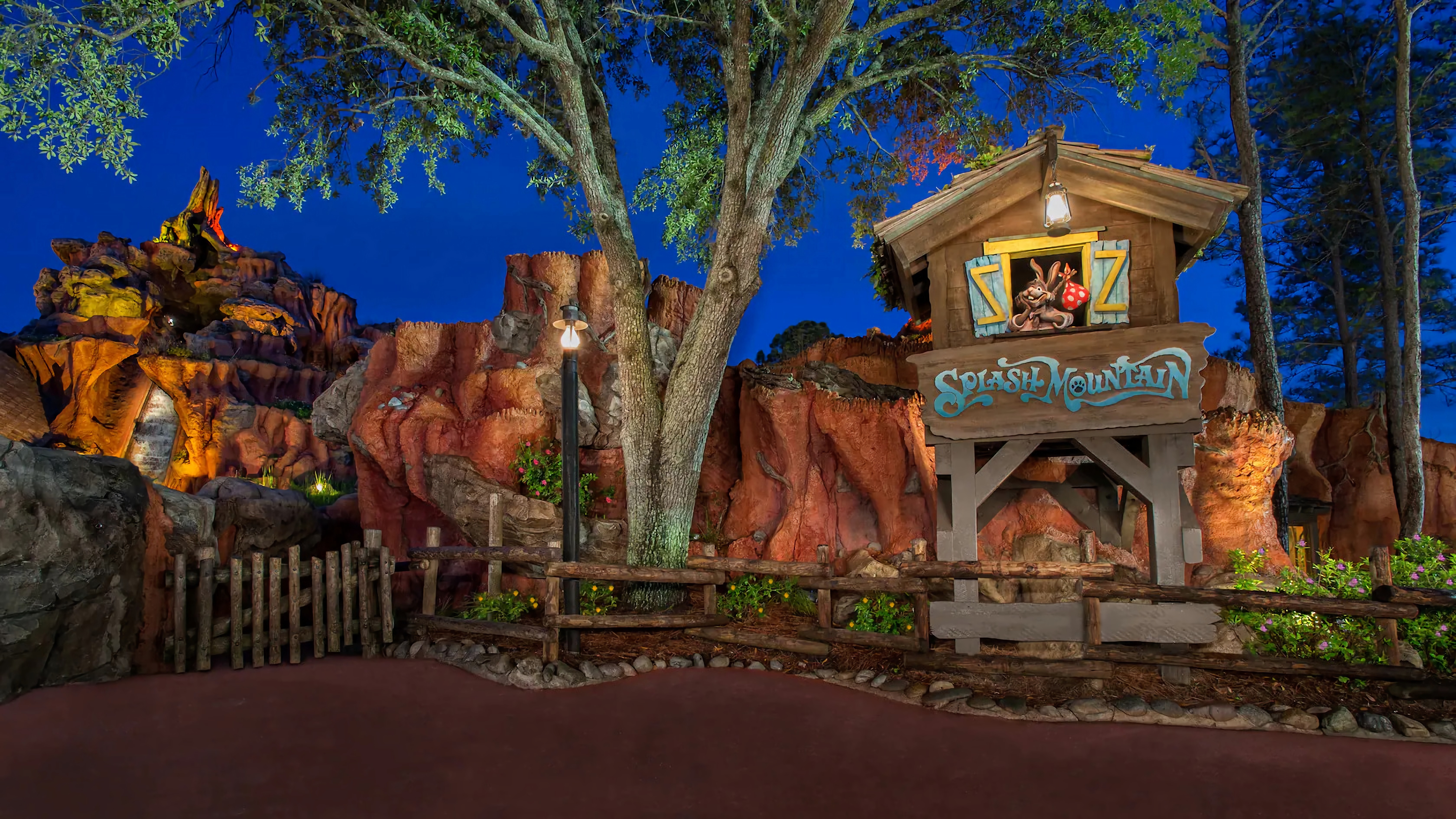 USA3210. BAY LAKE (FL, EEUU), 20/01/2023.- Fotografía de archivo sin fechar cedida por Disney donde se muestra un apartado de Splash Mountain, una atracción con 30 años de antigüedad y ubicada en el parque temático Magic Kingdom en Bay Lake, Florida (EEUU). La polémica atracción Splash Mountain, de Disney, cuyos estereotipos raciales desataron una polémica en 2020, cerrará definitivamente el próximo lunes en Florida (EE.UU.) y en su lugar se presentará una "experiencia inmersiva" inspirada en la película "La princesa y el sapo" y en la cultura de Nueva Orleans, indicó este viernes la empresa recreativa. EFE/ Disney /SOLO USO EDITORIAL/NO VENTAS/SOLO DISPONIBLE PARA ILUSTRAR LA NOTICIA QUE ACOMPAÑA/CRÉDITO OBLIGATORIO