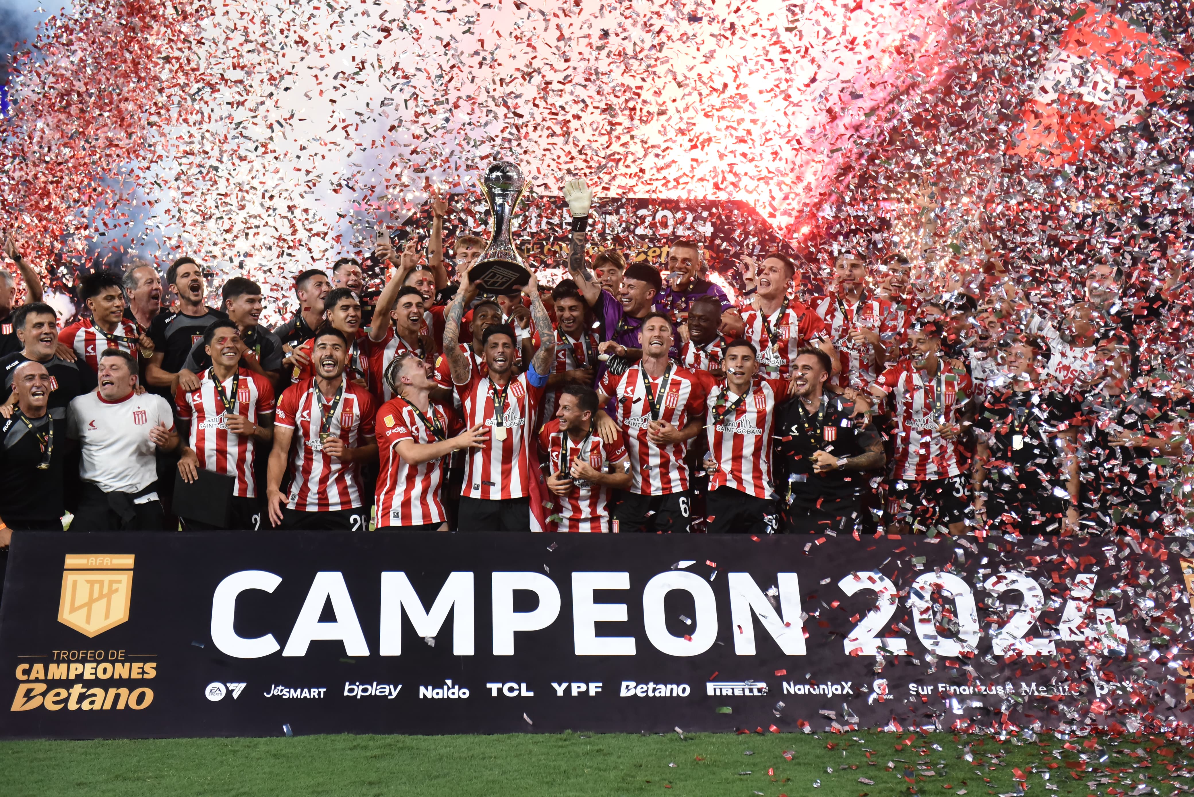 Manyoma y Cetré ganaron el Trofeo de Campeones de Argentina con Estudiantes