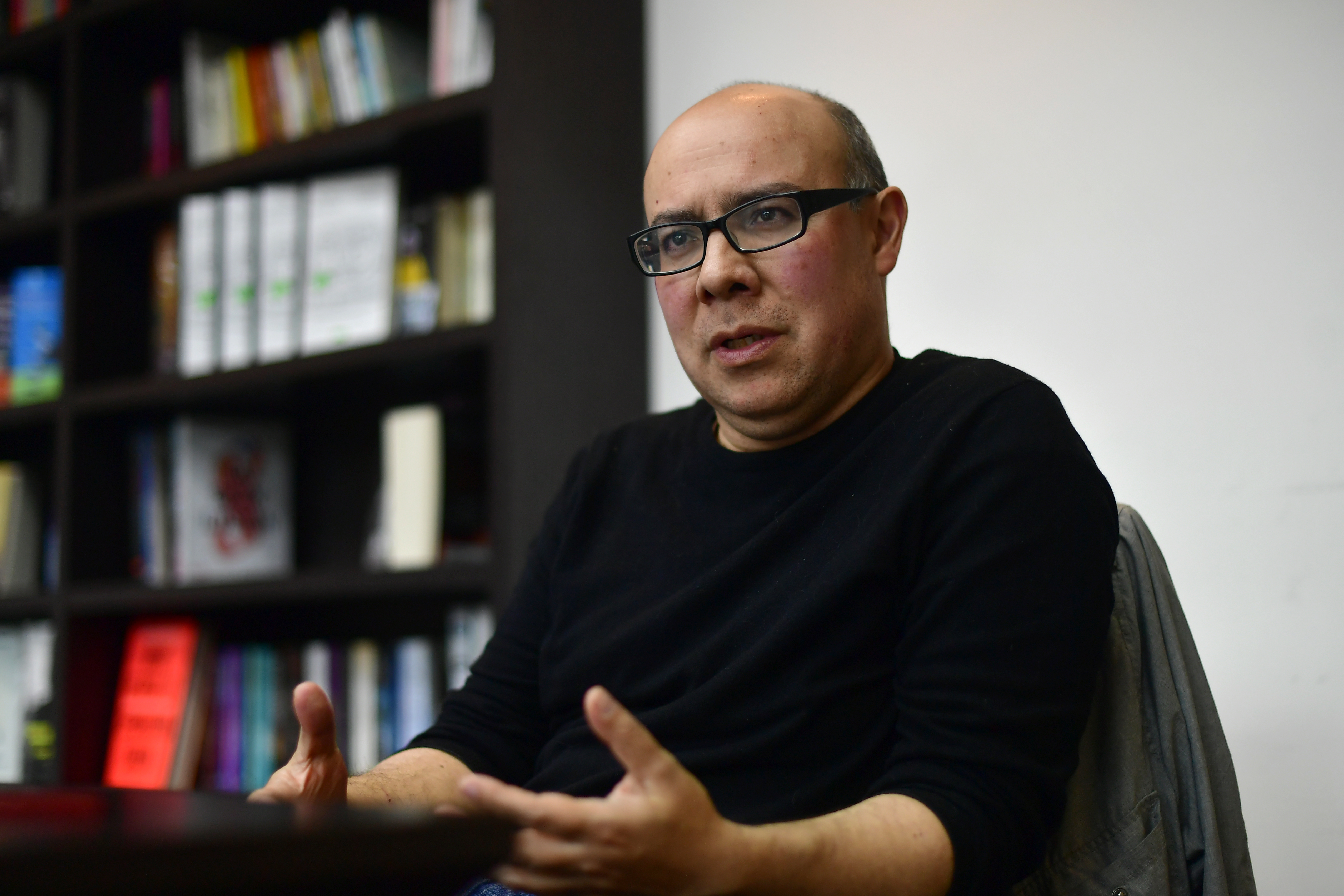 Escritor y columnista colombiano, presentando el libro “El arte de no enloquecer” (Debate).