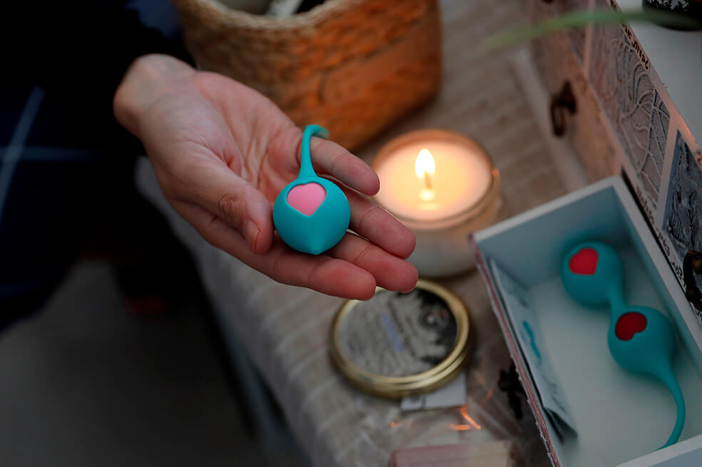 La iniciativa de Limor y Dudu Kleinman es promover la sexualidad saludable en la comunidad judía ultraortodoxa. La clínica y la tienda llamada Ve-ahavtem ofrecen asesoramiento, conocimientos y productos especialmente adaptados a algunos de los judíos más devotos del país, para quienes la sexualidad es un gran tabú. / Fotos: EFE.