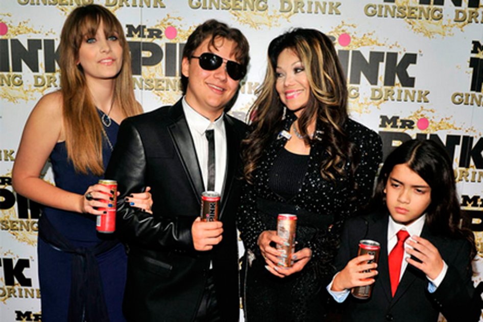 Hijo de Michael Jackson es periodista en show de TV