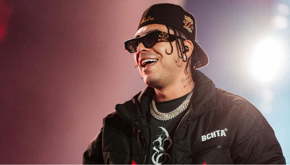 Ryan Castro sorprendió a sus fanáticos en Bogotá con inesperado regalo