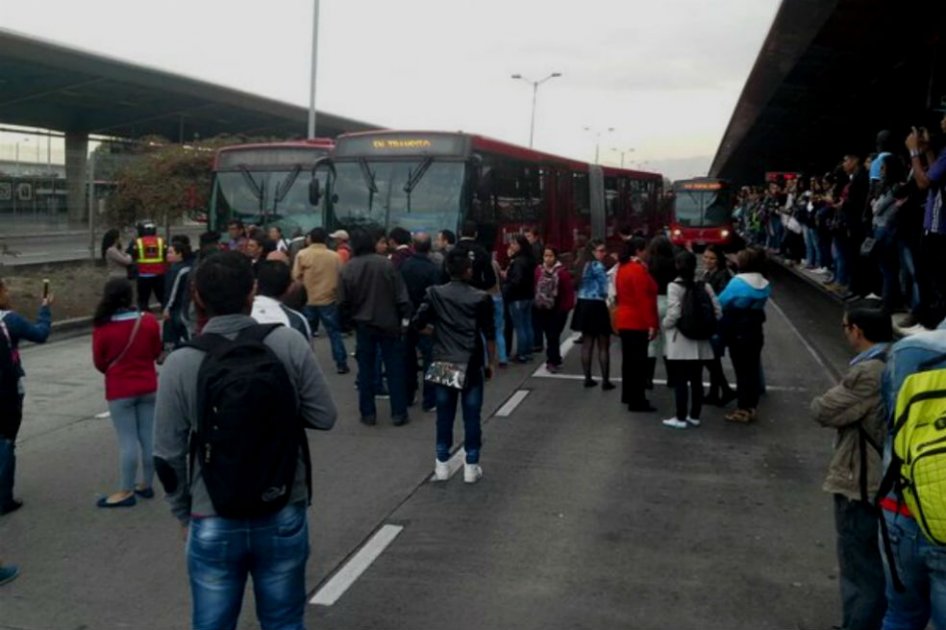 Usuarios promueven bloqueos en Portal sur de TransMilenio