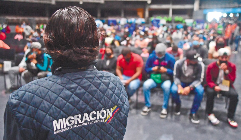 Claudia López deja en firme la garantía de los derechos de la población migrante