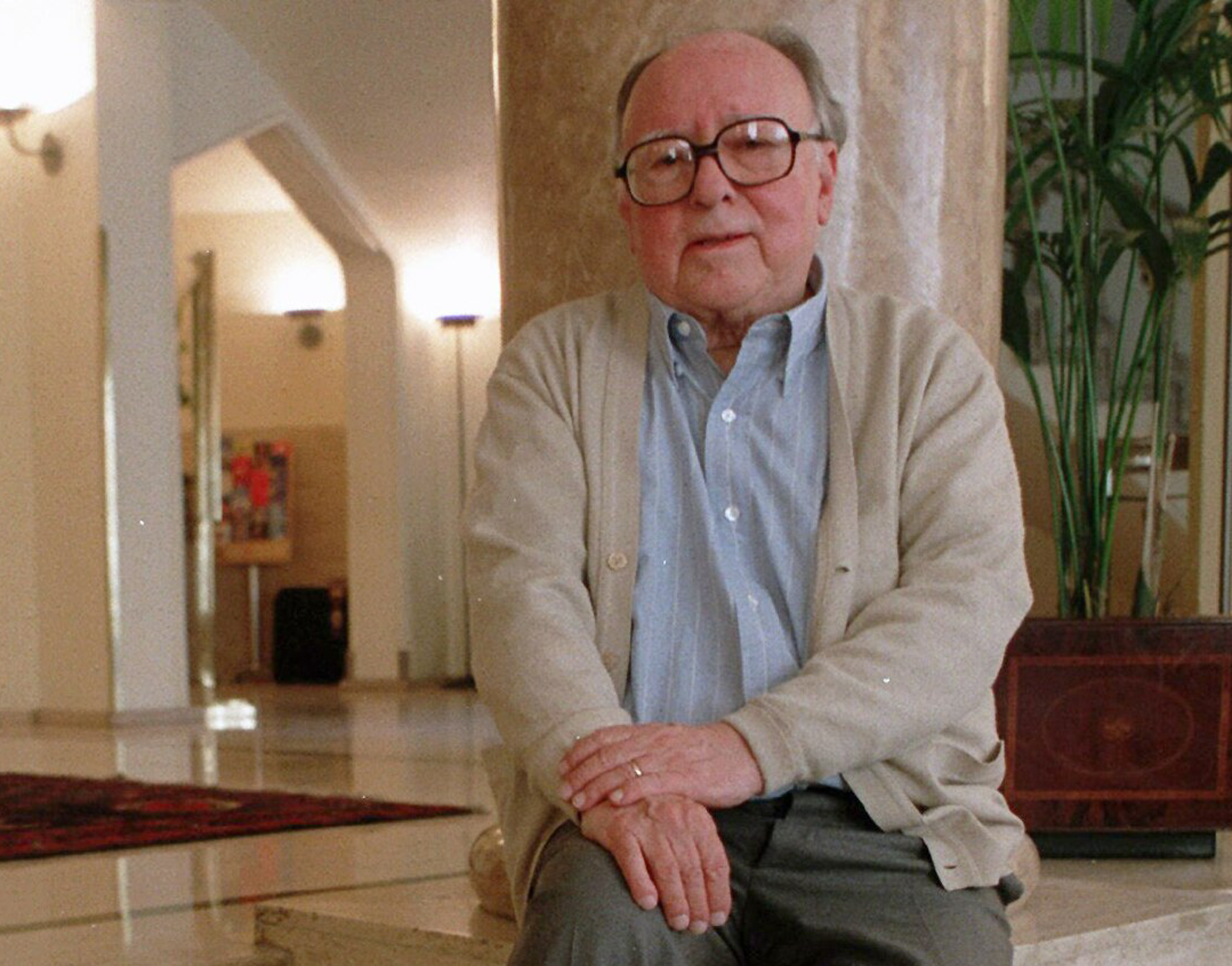 Cien años de Augusto Monterroso: el cuento “Uno de cada tres”