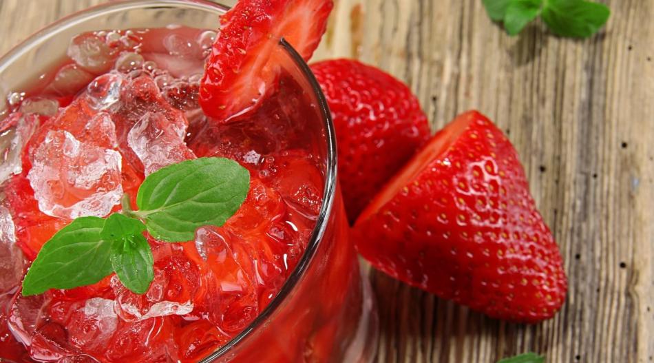 Jugo de fresa y pera para desintoxicar el organismo