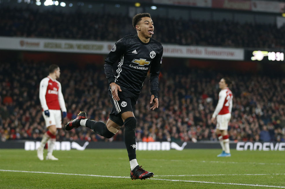Manchester United venció al Arsenal y se afianza segundo en la Premier