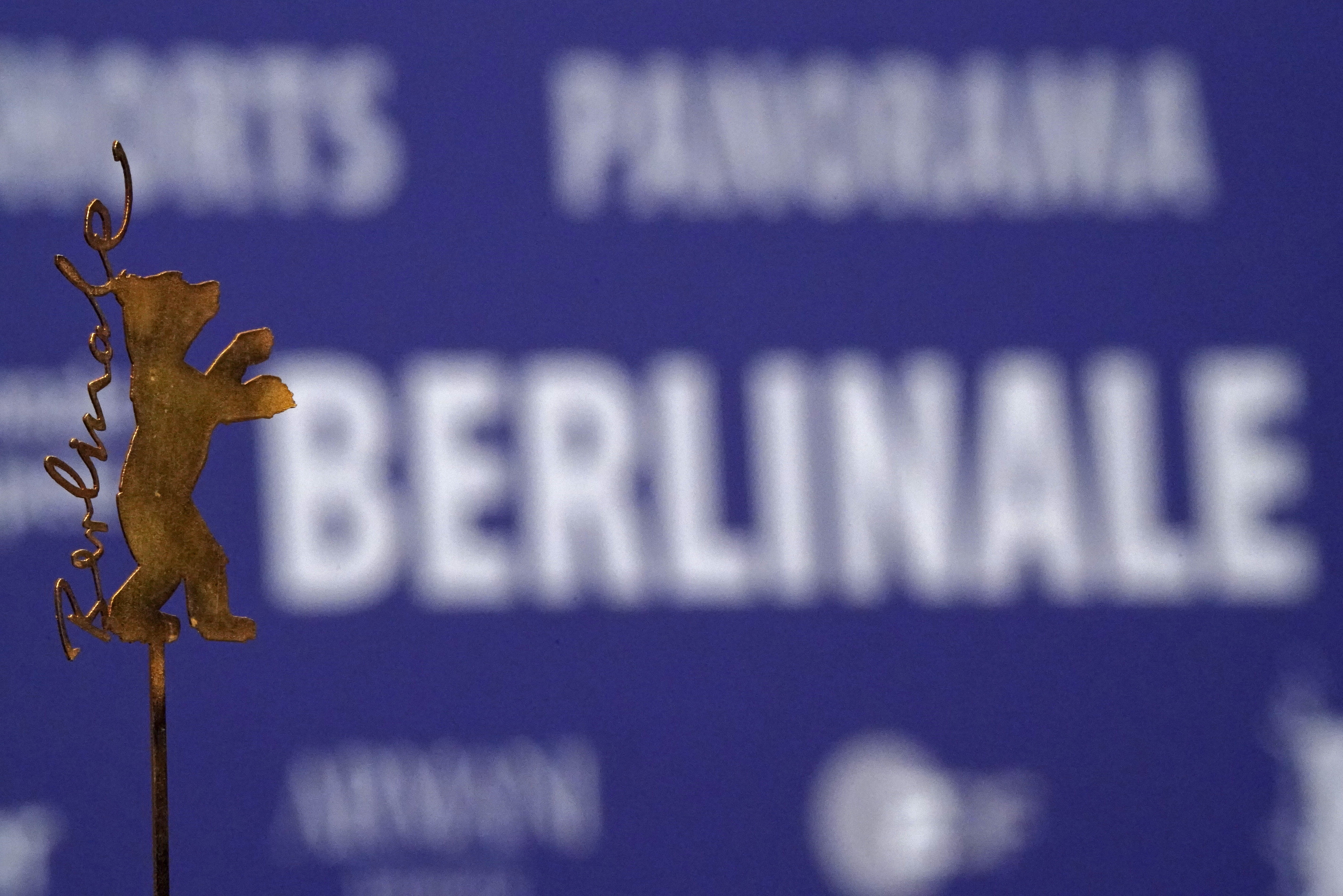 Berlin (Germany), 17/02/2023.- The Berlinale Bear logo at the press conference for the movie 'La Bete dans la jungle' (The Beast in the Jungle) during the 73rd Berlin International Film Festival 'Berlinale' in Berlin, Germany,17 February 2023. The in-person event runs from 16 to 26 February 2023. (Cine, Alemania) EFE/EPA/CLEMENS BILAN