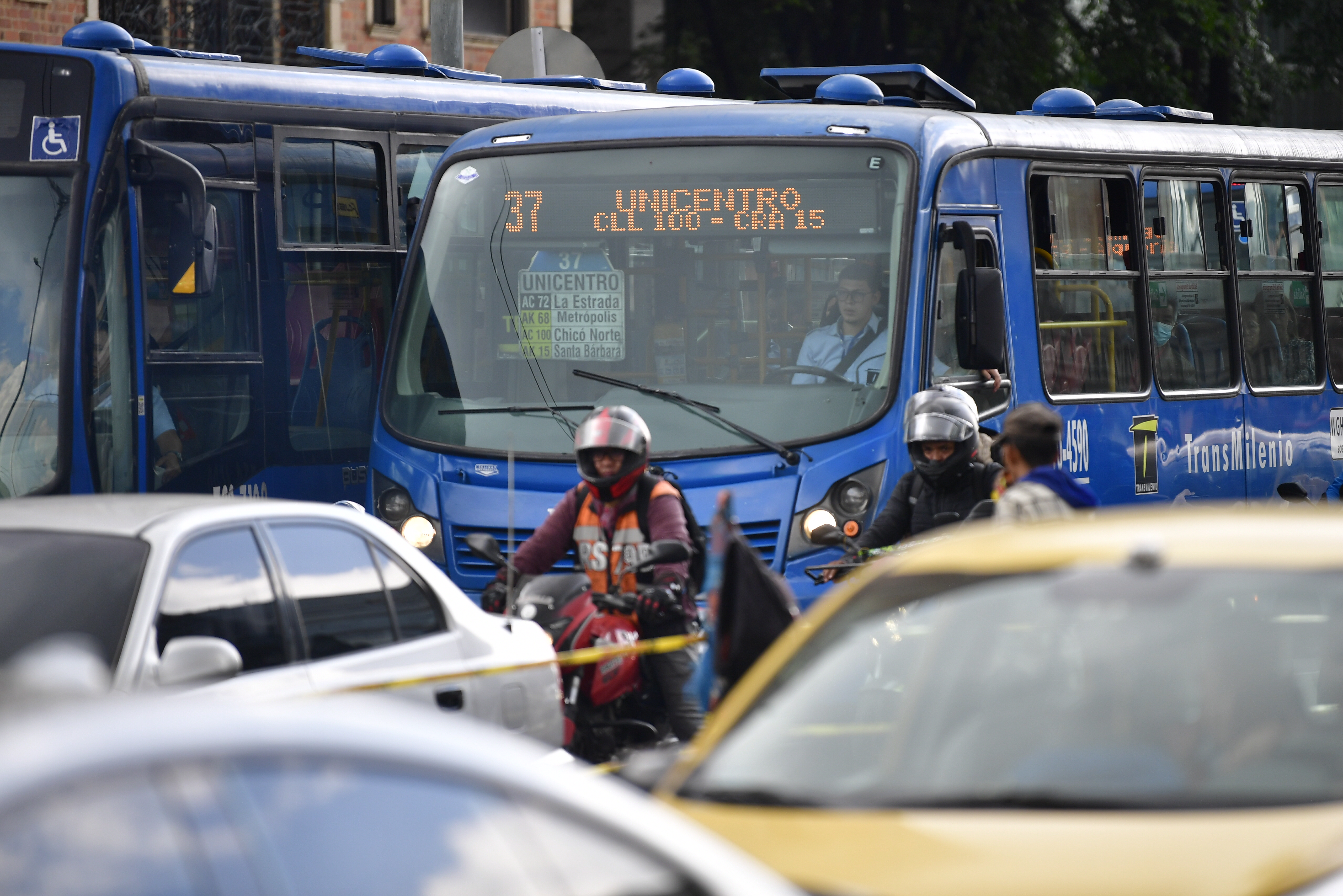 Por obras y trancones, habría más tiempo para hacer transbordo en el transporte público