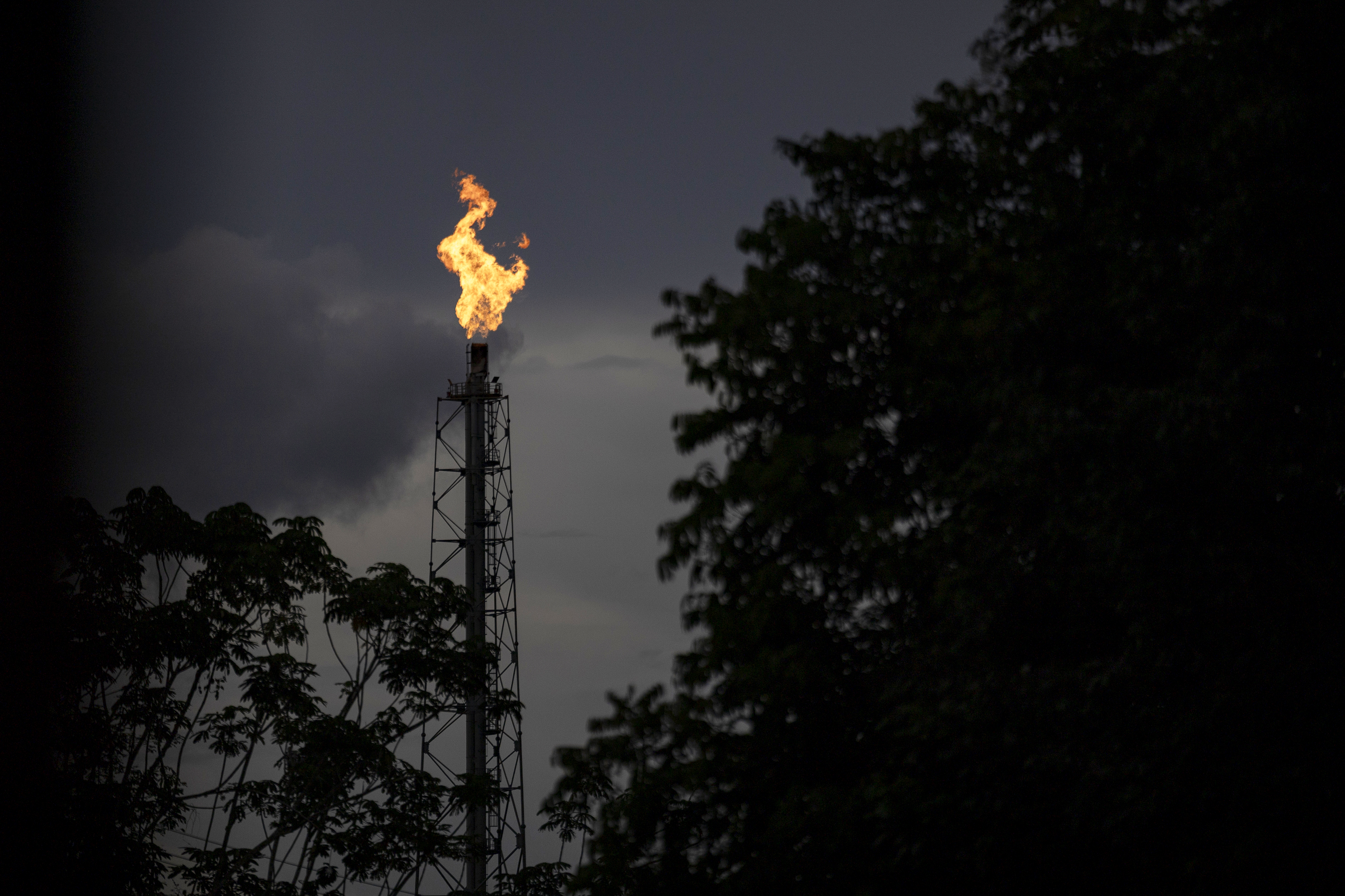 Primera conferencia global para eliminar combustibles fósiles se realizará en Santa Marta en 2026