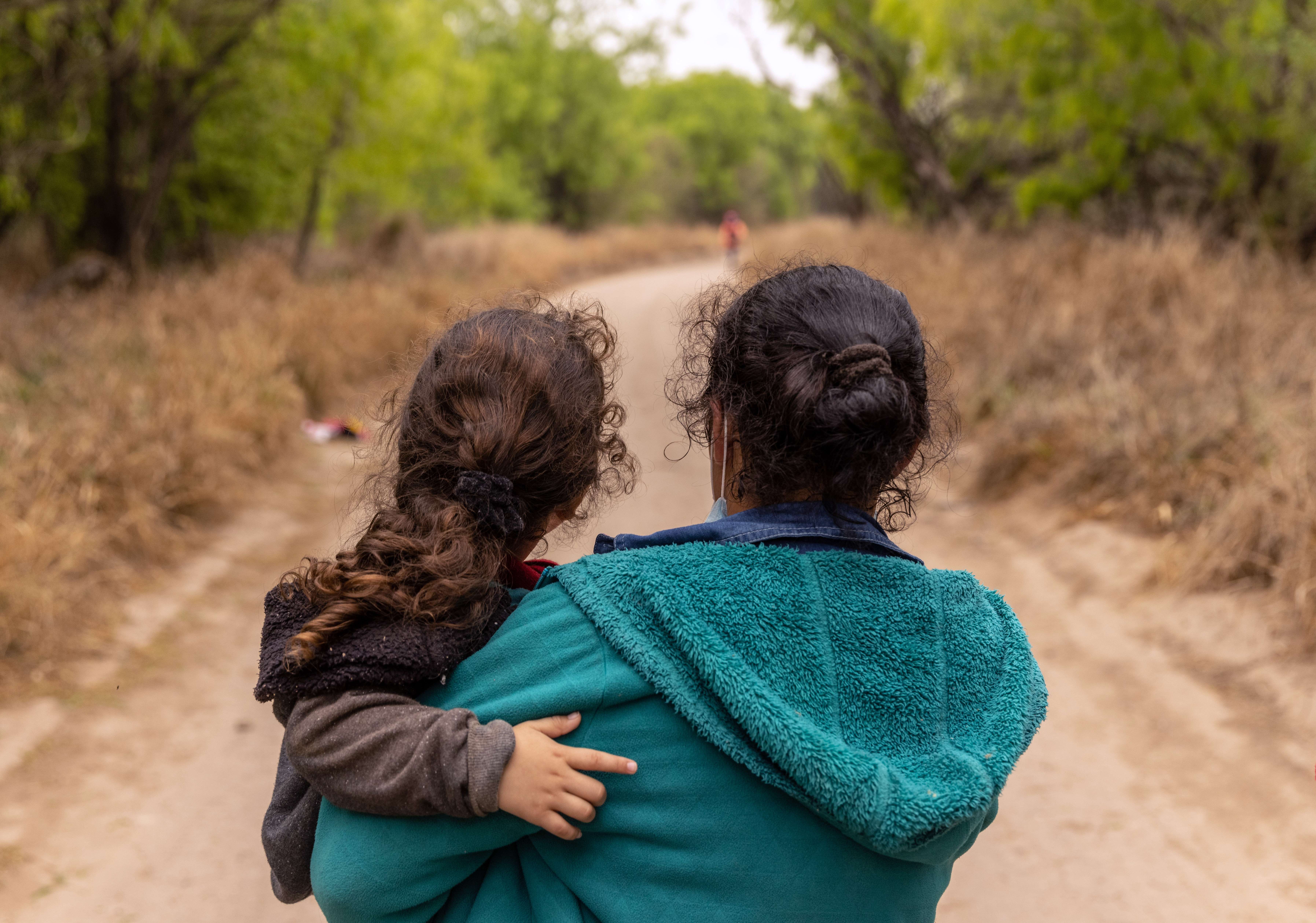 El drama de los niños y las niñas migrantes que viajan sin compañía