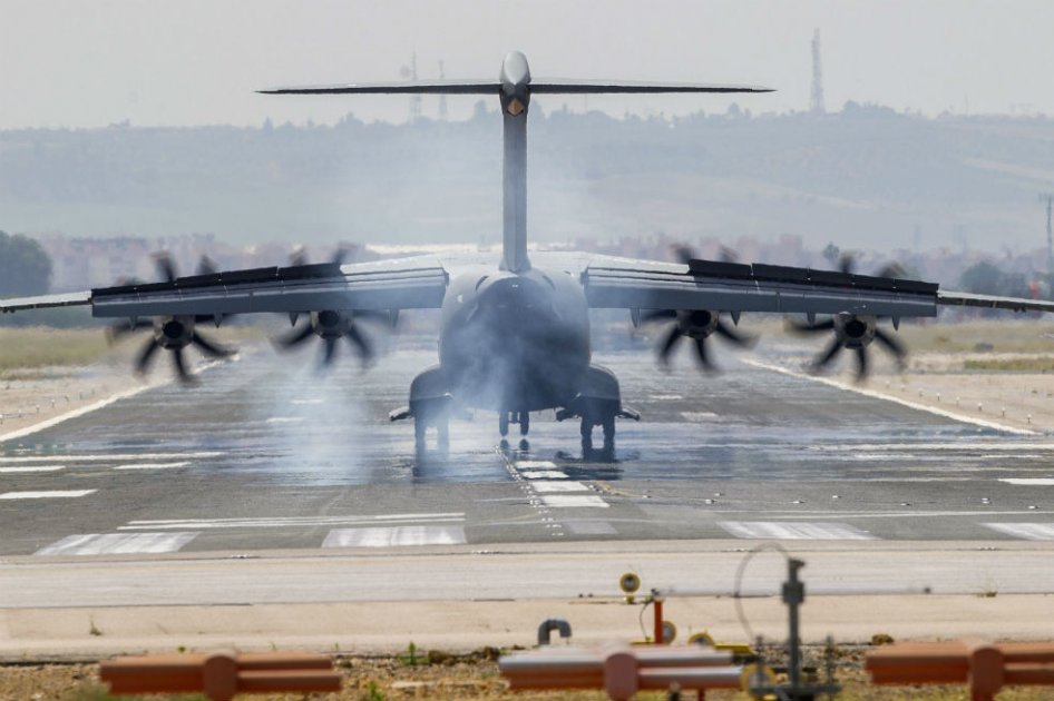 Airbus alerta a sus clientes de eventual problema en los motores del A400M