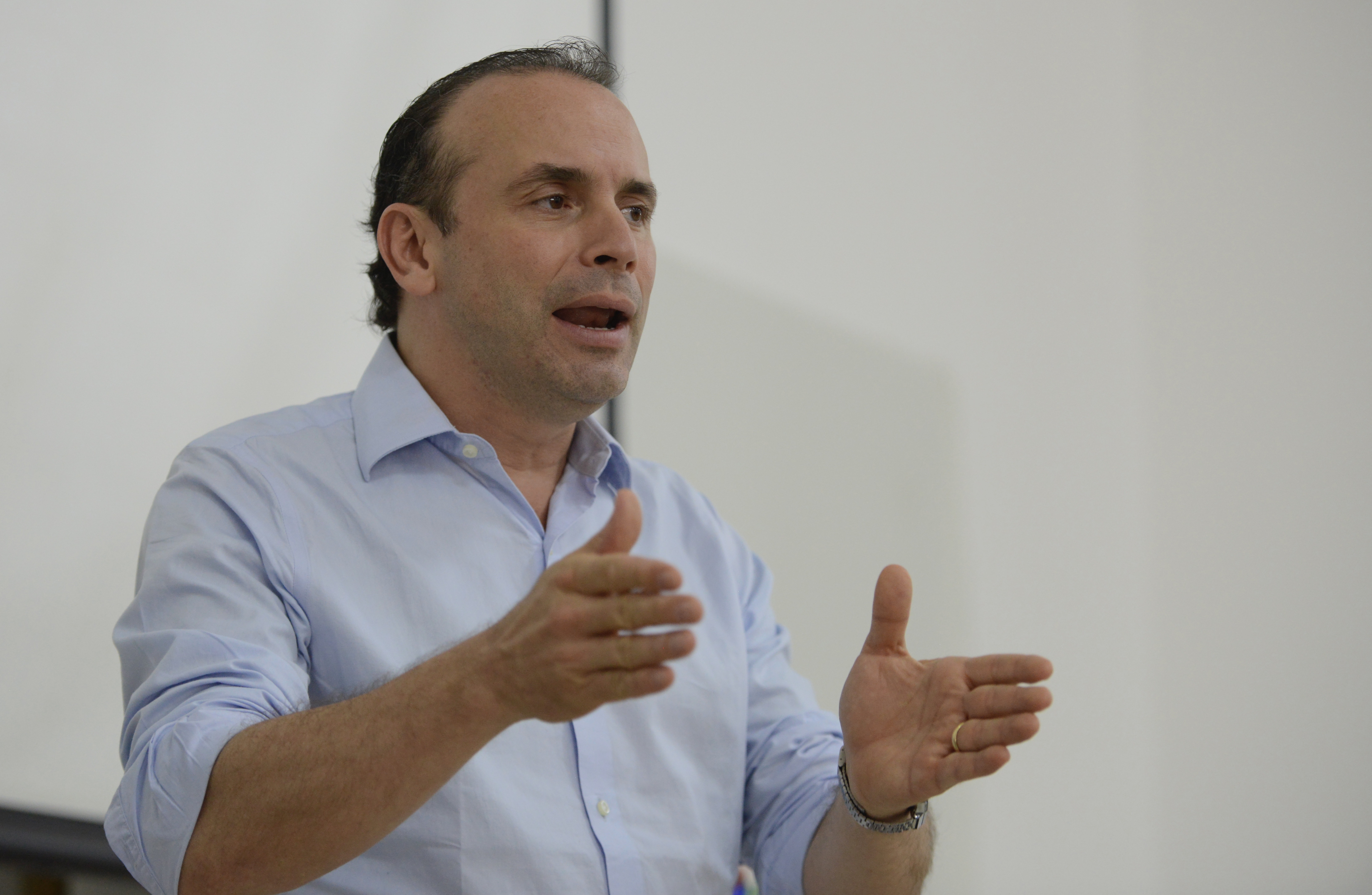 “El mayor riesgo ahora es que entre un ataque terrorista a Cali”: Alejandro Eder