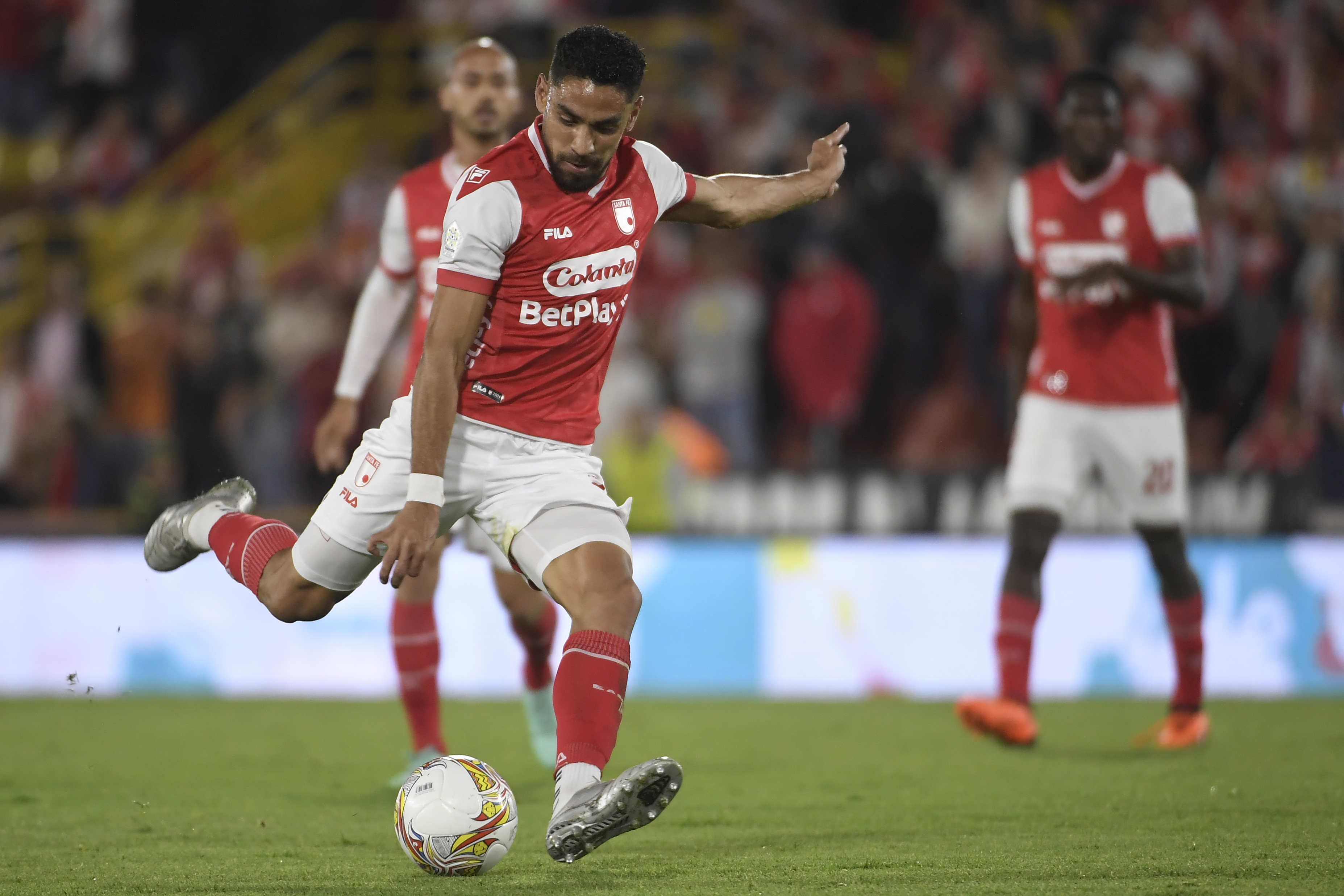 Futbolista argentino, defensor de Santa Fe, en el partido ante el Deportivo Cali por la sexta fecha de la Liga Betplay 2024-I.