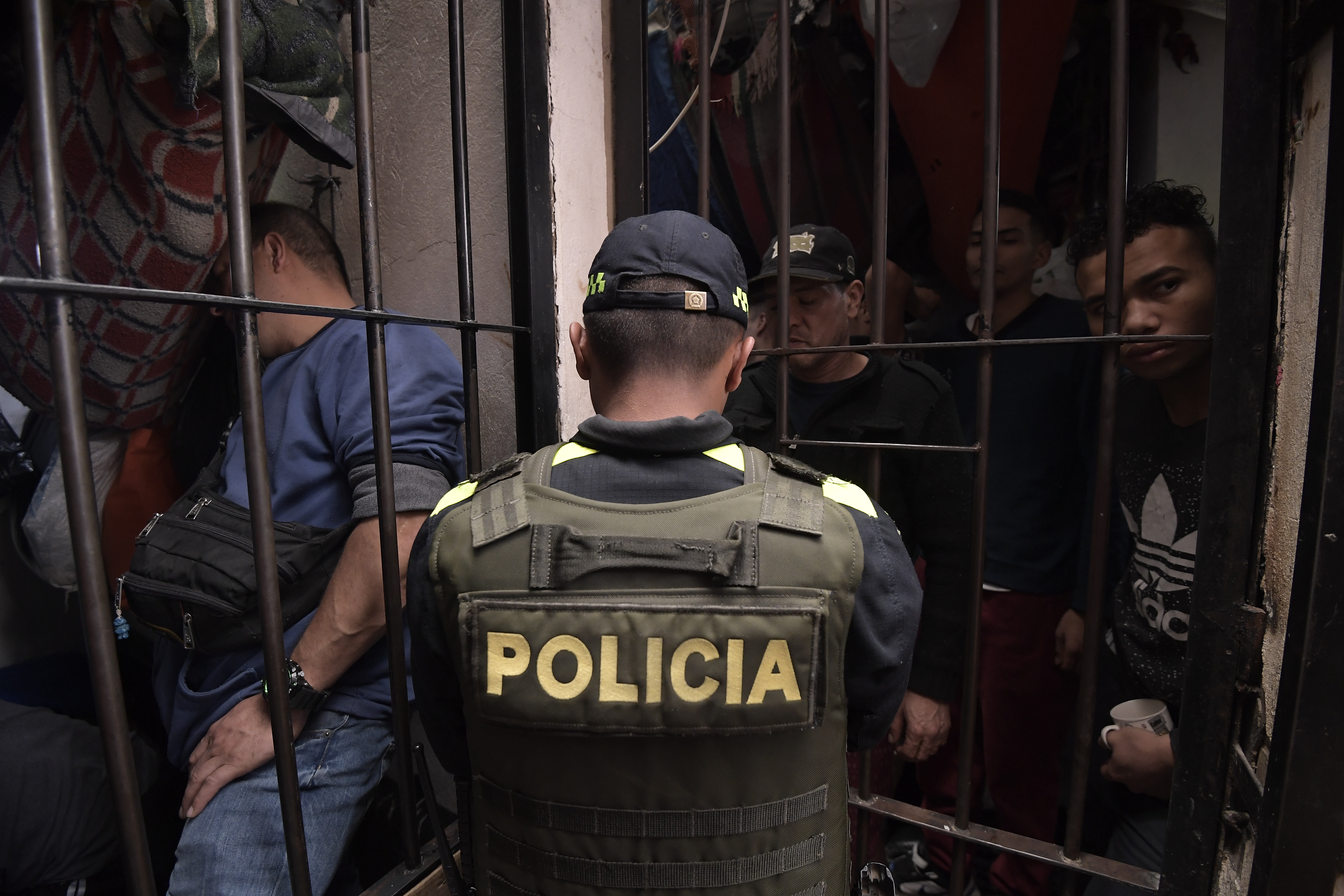 Personería culpa al hacinamiento en estación de Teusaquillo por fuga de 34 presos