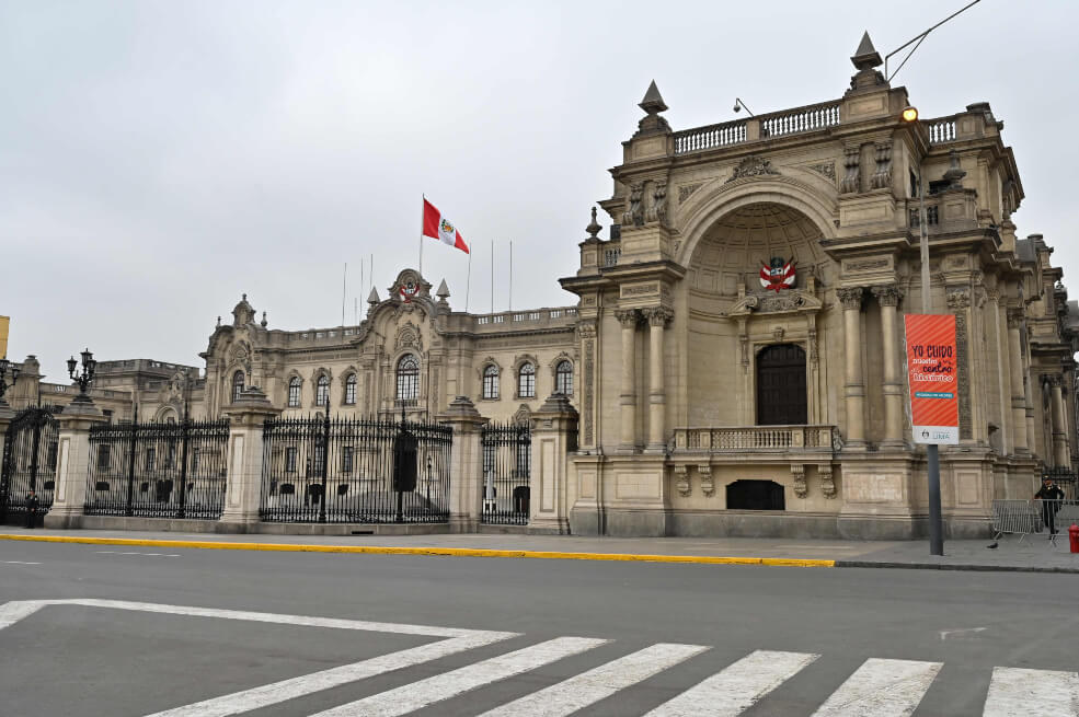 La renuncia de la vicepresidenta de Perú no es válida: Gobierno