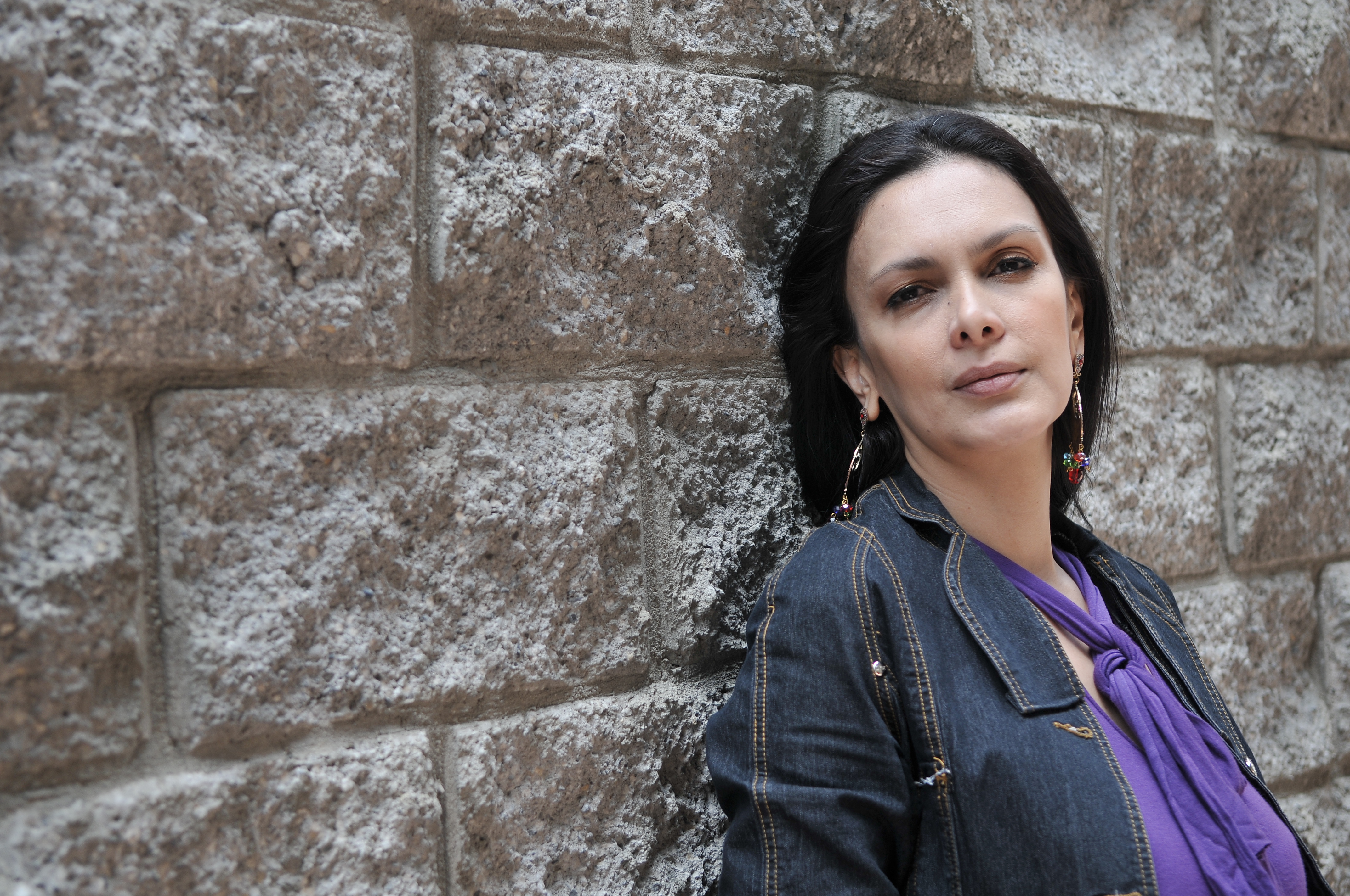 Actriz y modelo colombiana que habla de su fundación en contra del aborto - Entrevista