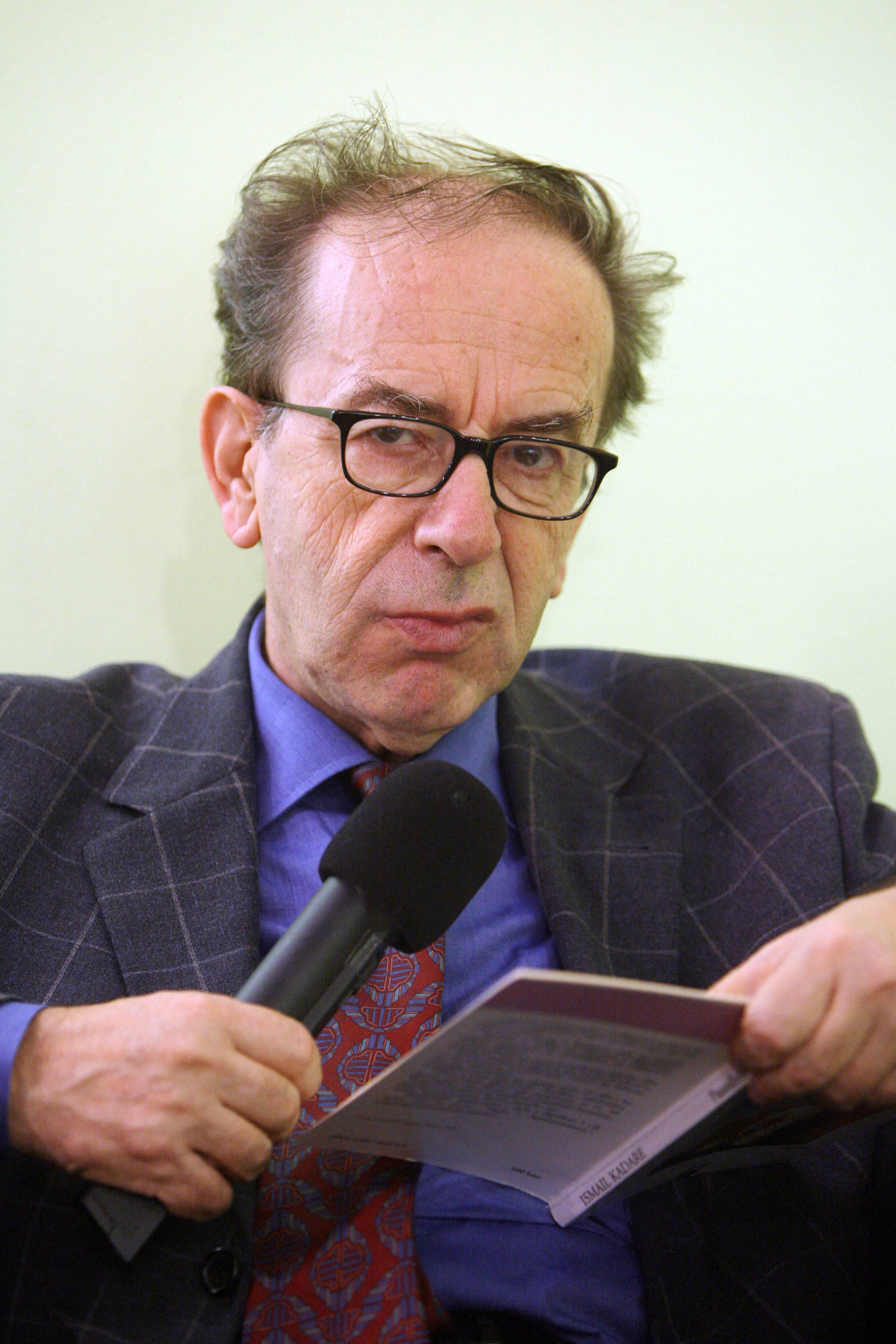 El escritor Ismaíl Kadaré y el día que declaró la independencia de la literatura