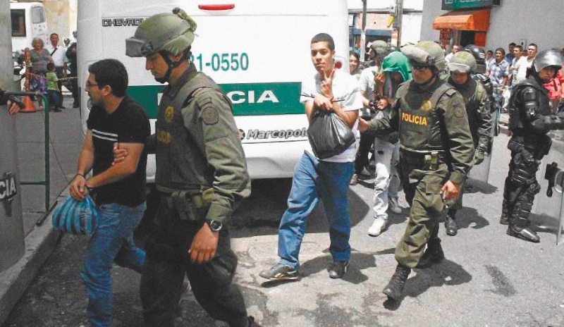 Confirman inocencia de universitarios presos por investigación de policía infiltrado