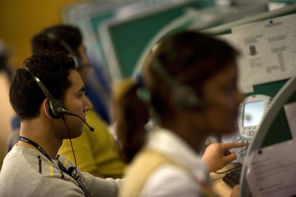 ¿Cuántos jóvenes colombianos trabajan en BPO? El sector de los call centers