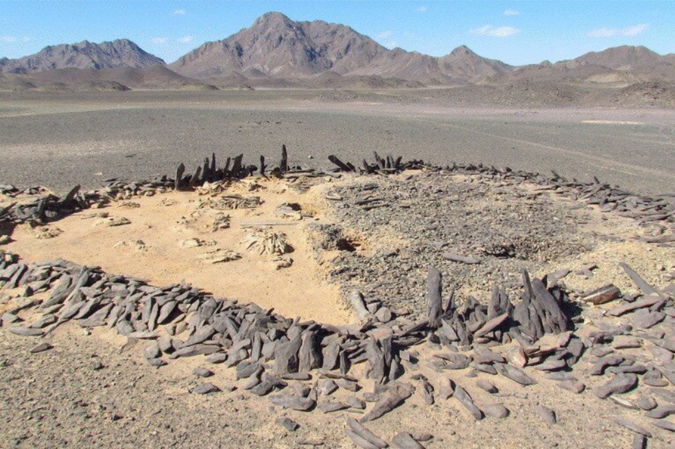Enterramientos en recintos de Atbai en Wadi Khashab.