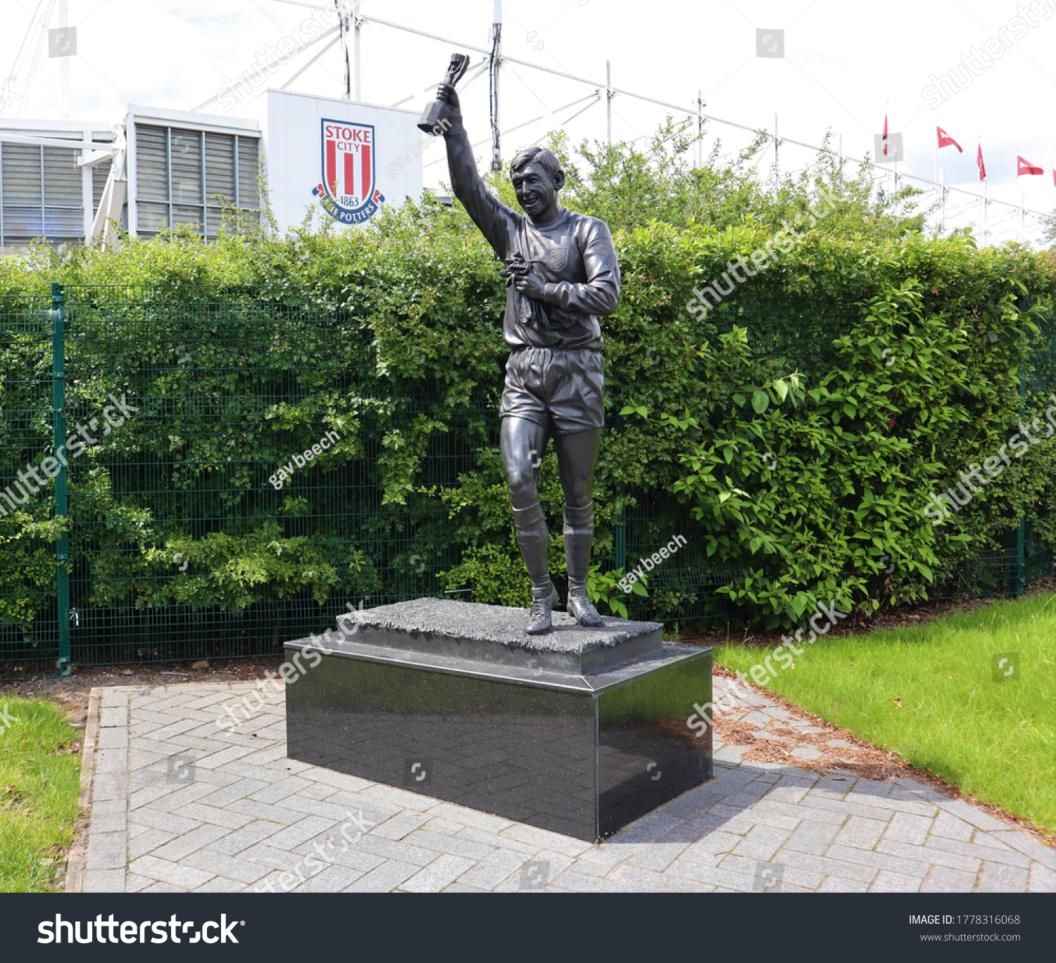 Estatua del arquero Gordon Banks