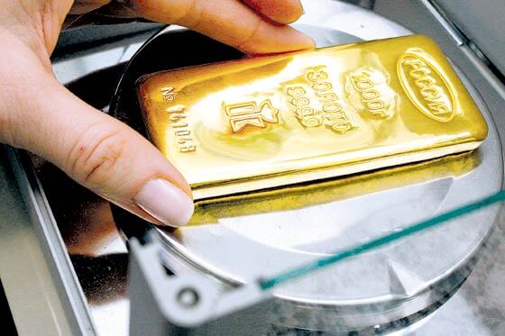 Detienen a una mujer con dos kilos de oro en sus zapatos