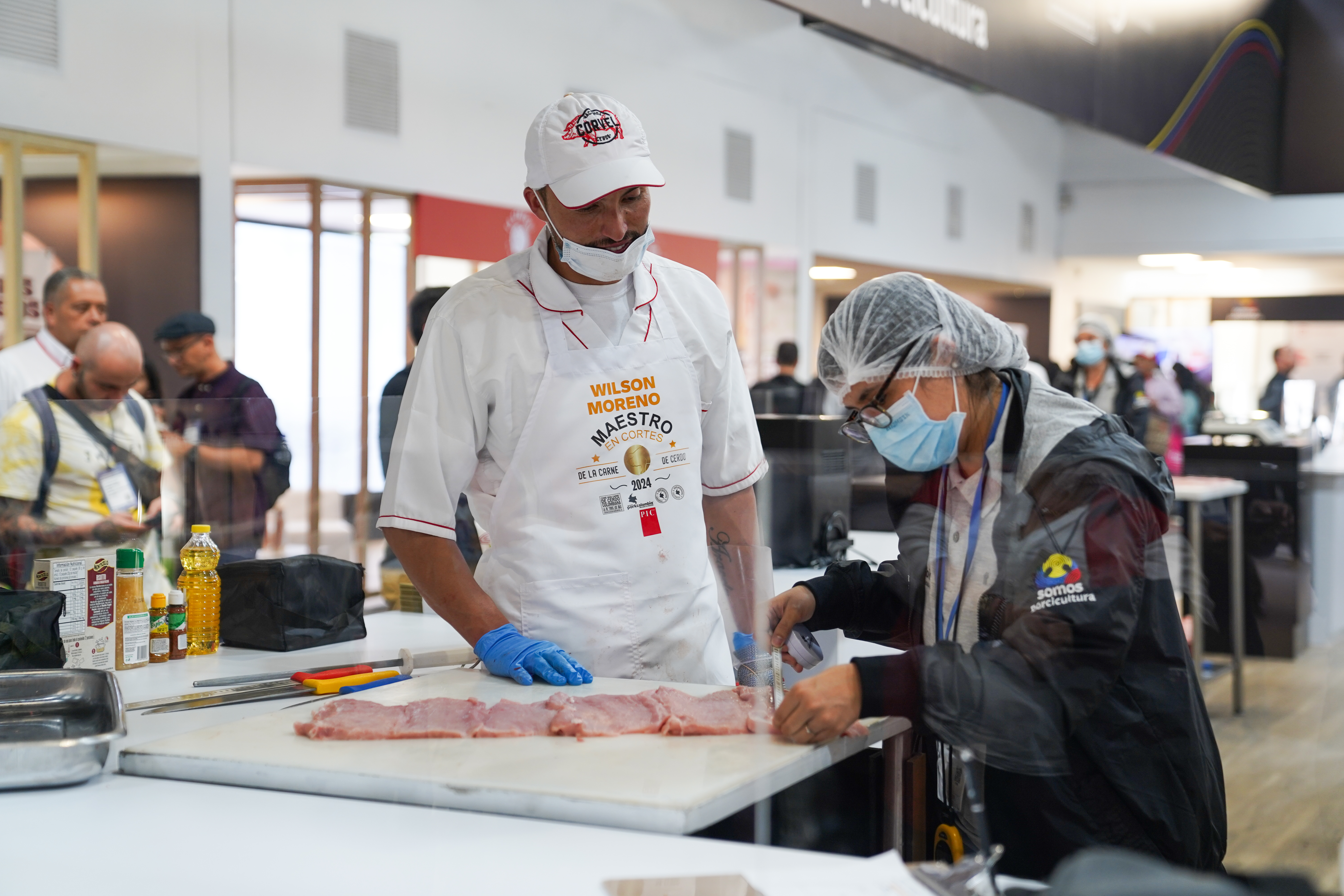Los jurados fueron muy estrictos con sus puntuaciones, que, además de la rapidez, también tenían en cuenta la calidad del corte solicitado. En total, se llevaron a cabo cinco pruebas.