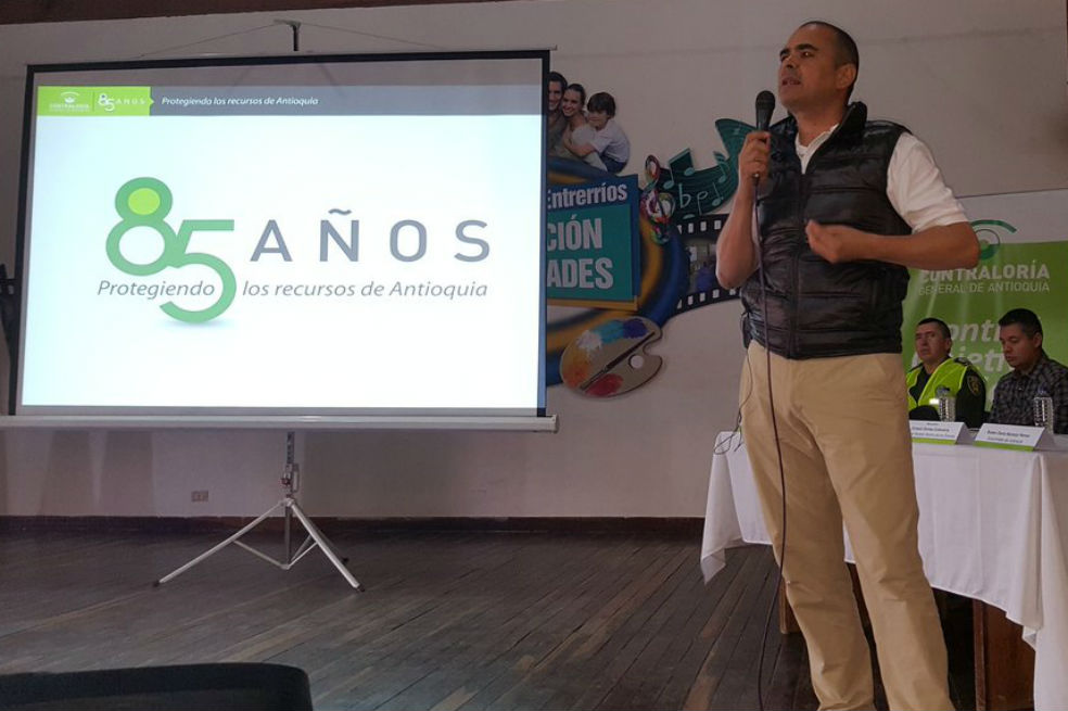 Capturan al contralor de Antioquia por irregularidades en cirugías plásticas