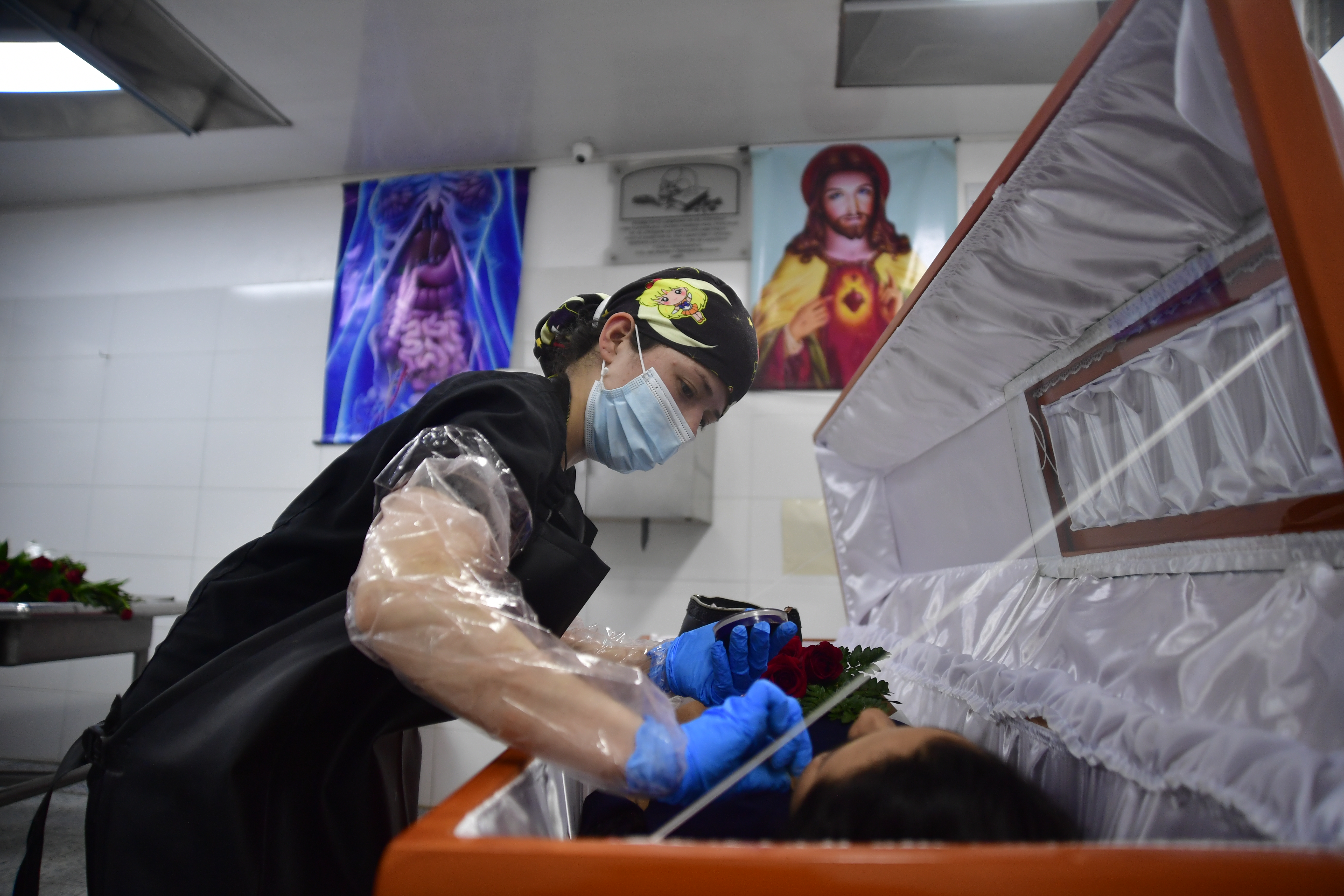 Maribel Muñoz, la joven que desde sus 20 años maquilla la muerte en Bogotá