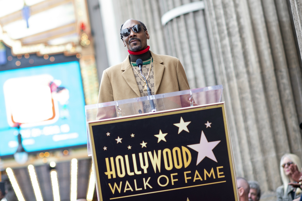 Snoop Dogg se ofrece a adoptar perro abandonado que se llama como él