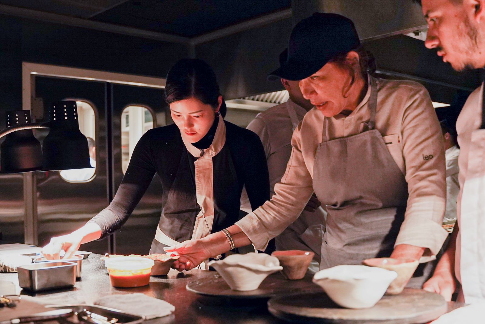 Natsuko Shoji, la mejor chef femenina de Asia en 2022, se toma la cocina de Leo