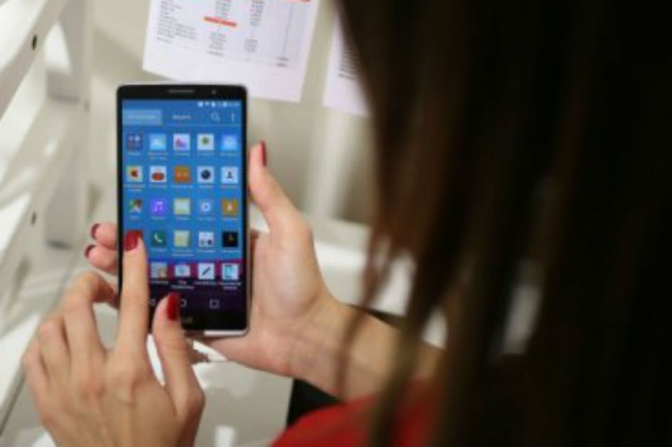 Ocho de cada 10 líneas celulares en Colombia son prepago