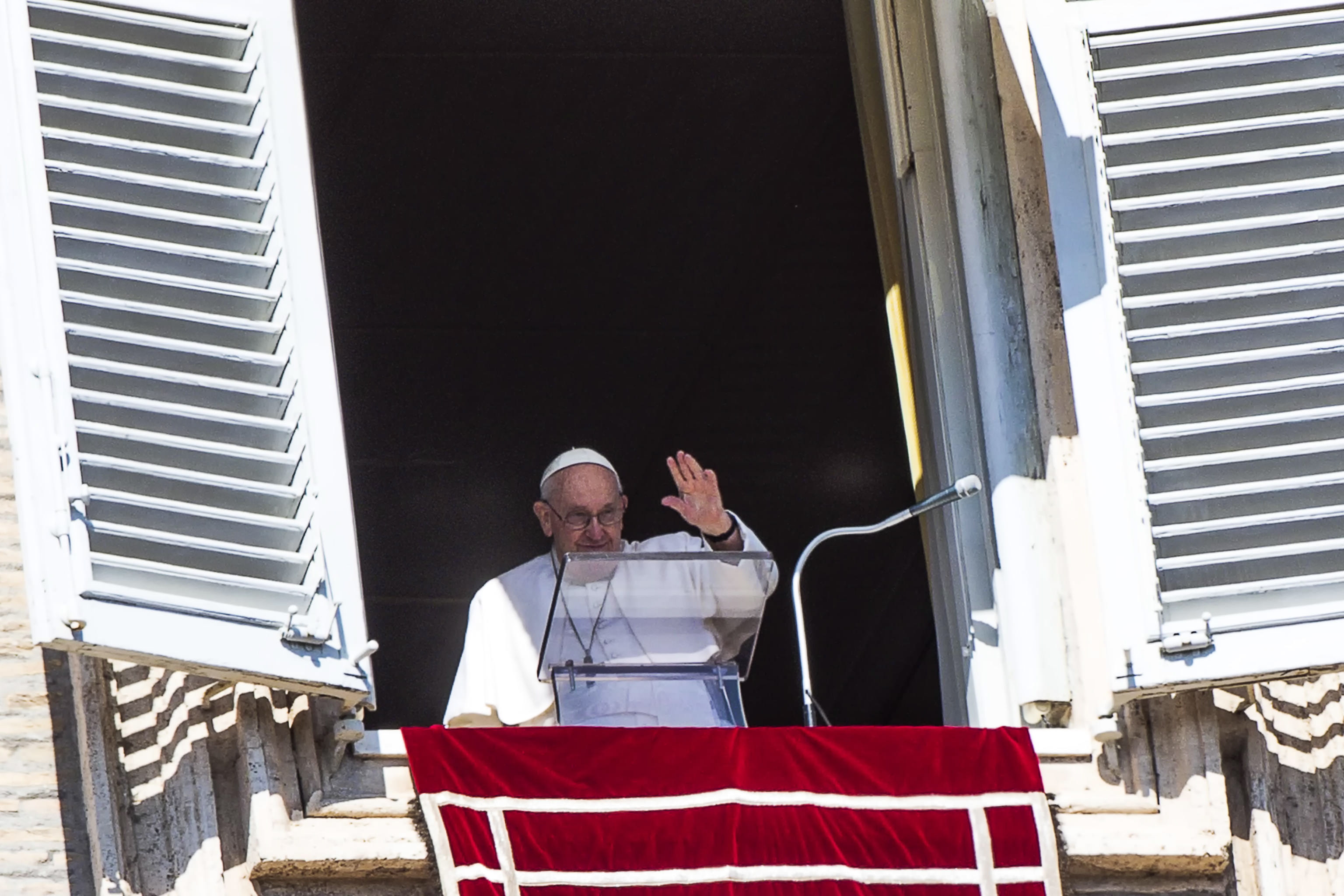 El papa Francisco invita a salir del laberinto y trascender