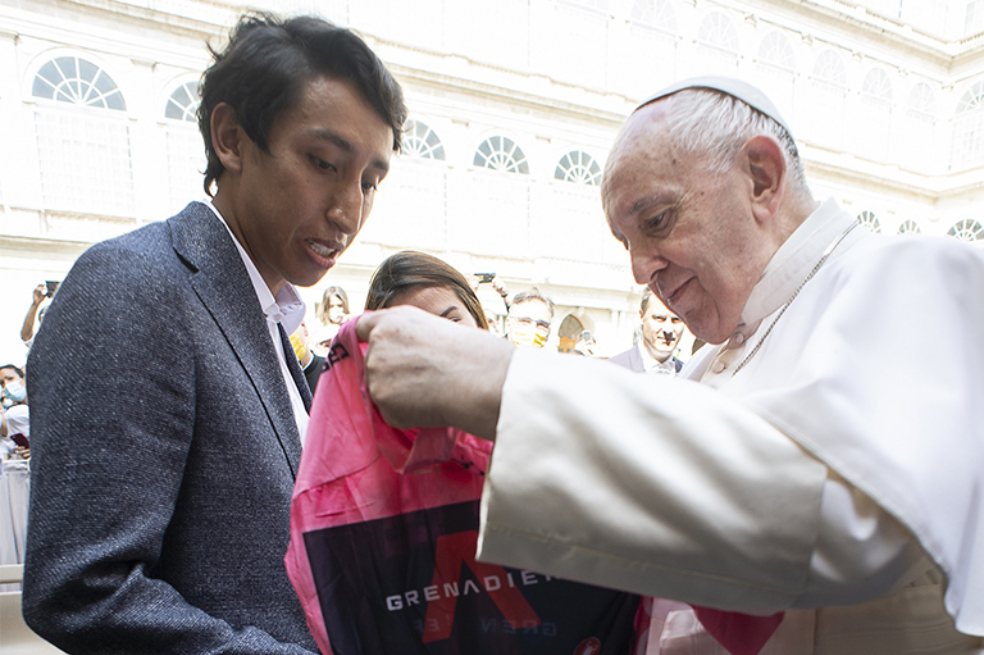 Así fue el encuentro entre Egan Bernal y el Papa Francisco